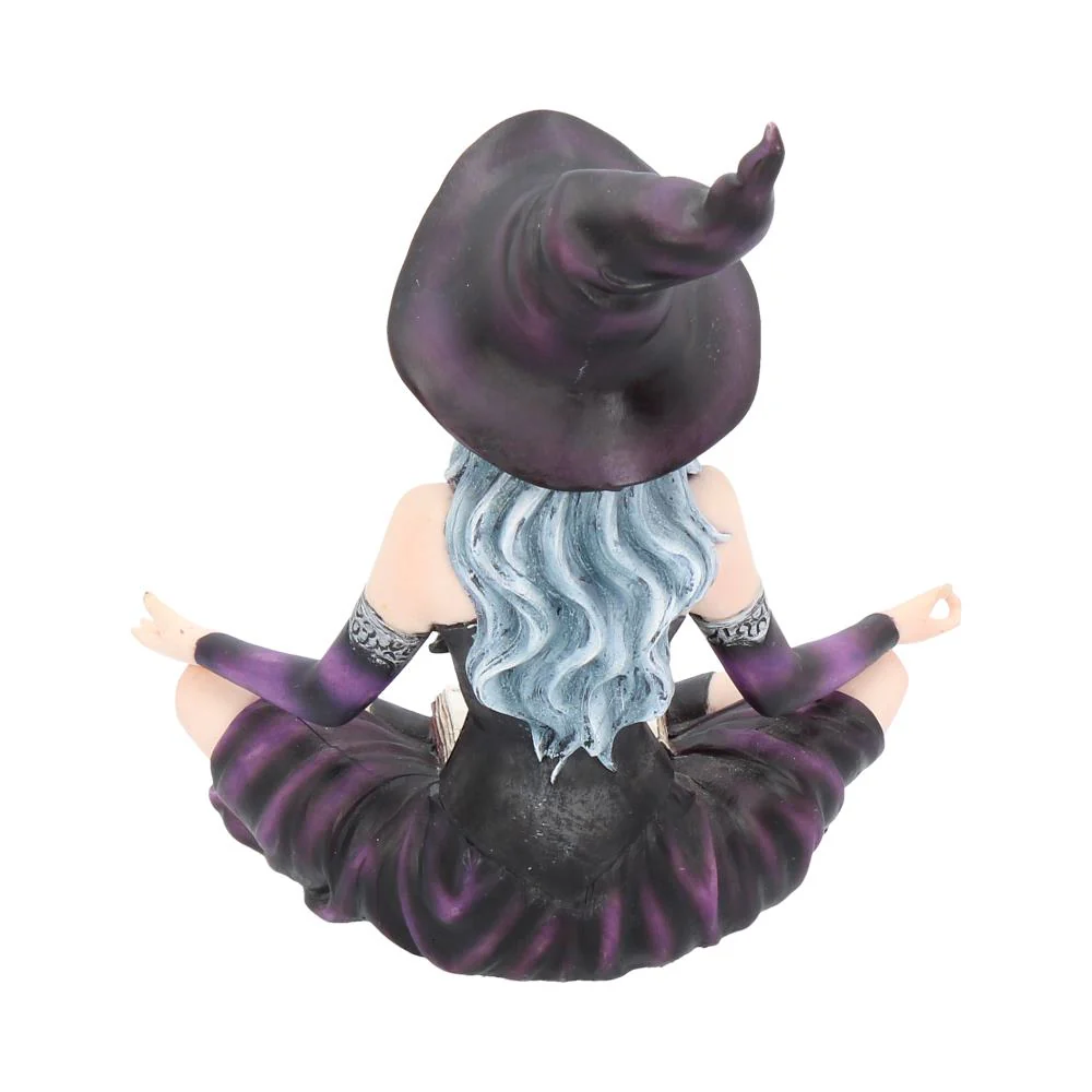 Aradia Witch Figurine - Image 4